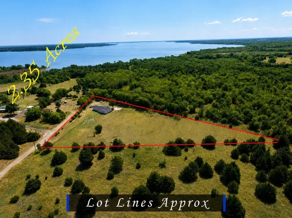 8275 Bay Dr, Quinlan, TX 75474