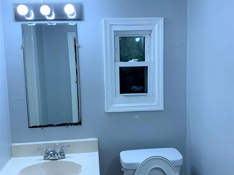 1080 Curran St NW — Photo 19