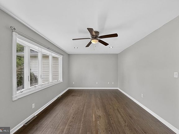 4th image of 161 River Drive Ave