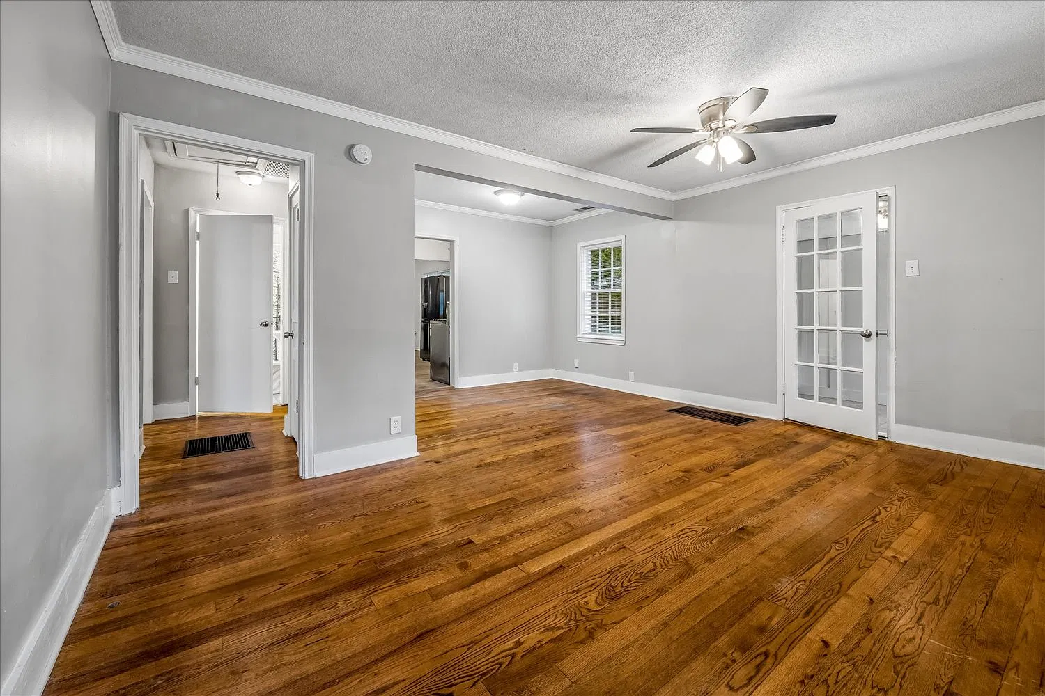 825 S Graham St — Photo 4