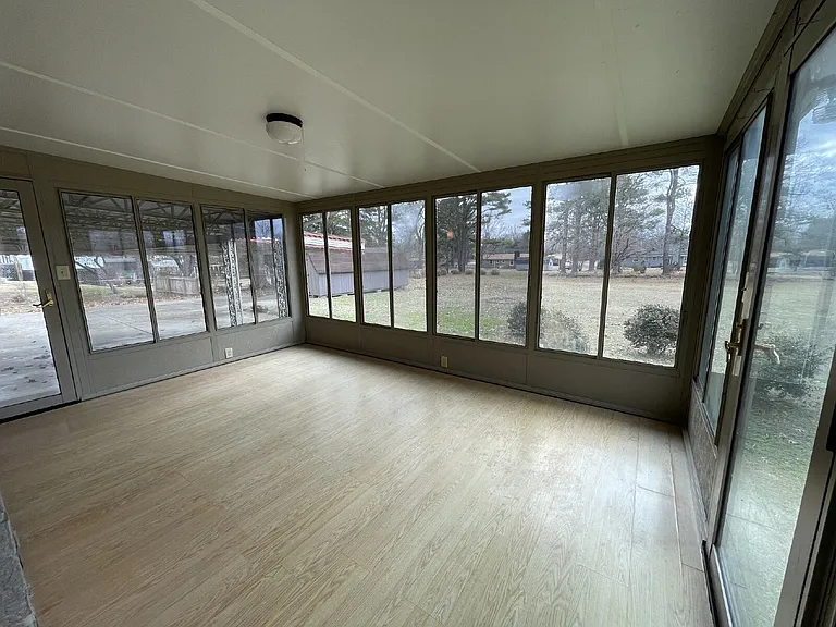 102 Crosby Dr — Photo 25