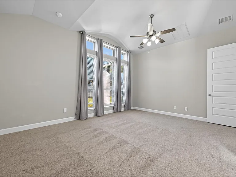 15330 Legacy Park Way — Photo 27