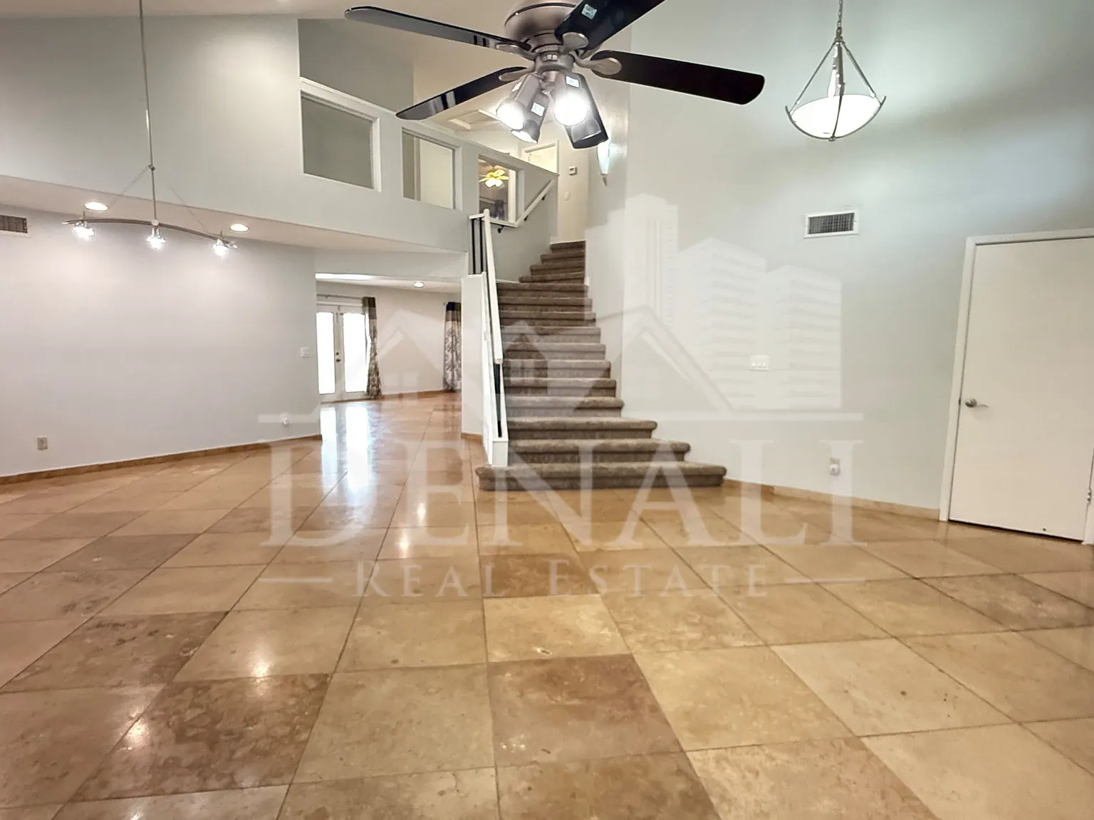 4 bed, 2.5 bath, 2641 sqft, $3,295 — Photo 4