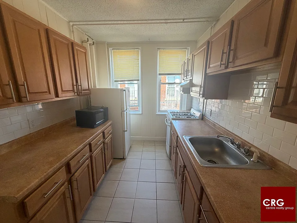 5 Barrows St #5U