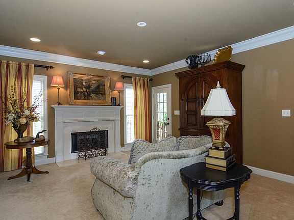 4th image of 3444 Fairway Dr