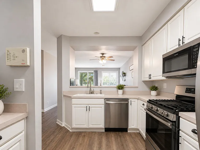 2917 Stockton Ct #2917 — Photo 4
