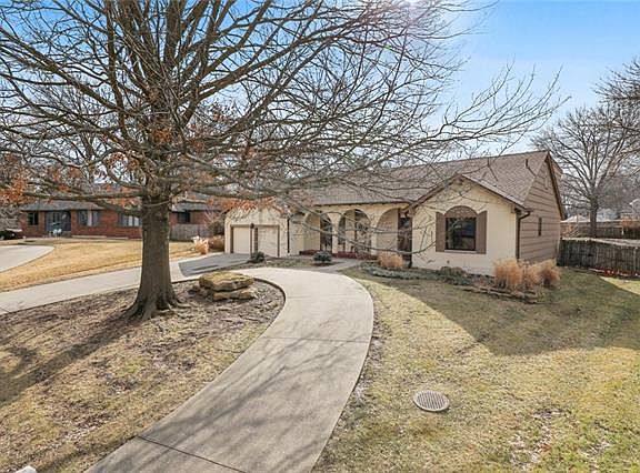 3rd image of 5206 Mansfield Ln