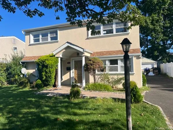 12 Walter Avenue, Hicksville, NY 11801