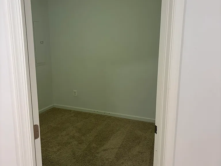 812 Rockcreek Rd — Photo 15