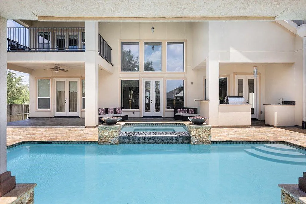 5 bed, 5.5 bath, 5166 sqft, $6,500 — Photo 4
