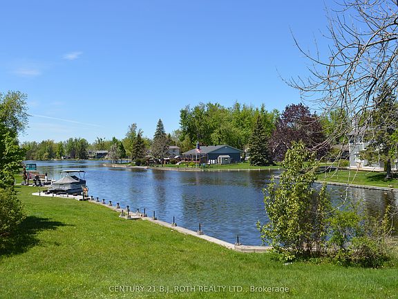 2nd image of 86 Simcoe Rd