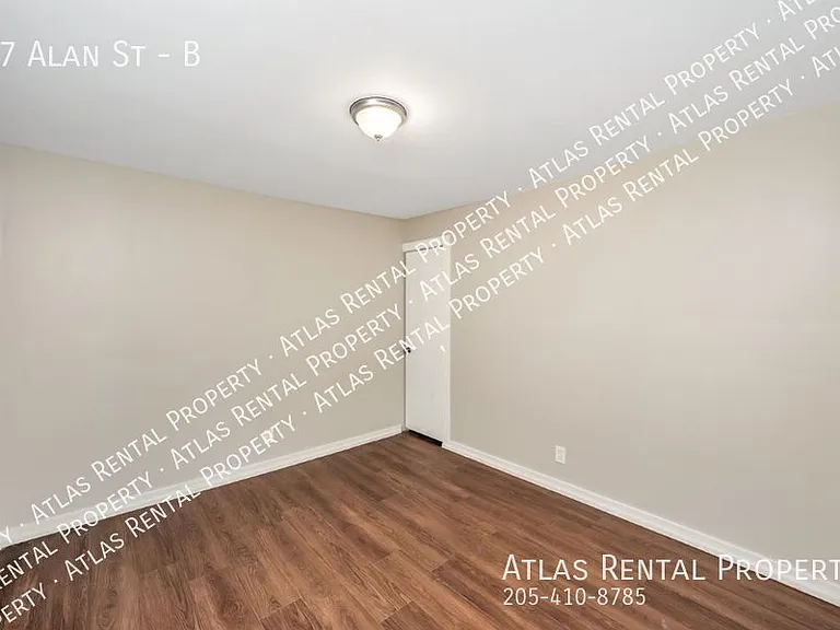 77 Alan St #B — Photo 11