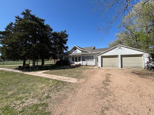 603 E 12th St, Larned, KS 67550