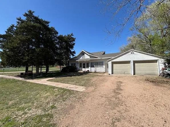 603 E 12th St, Larned, KS 67550