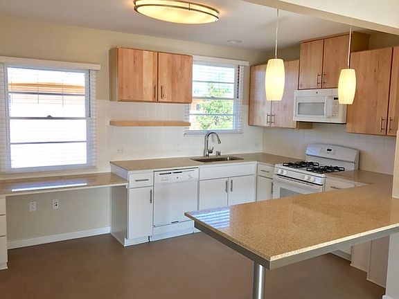 2nd image of 1008 Elkgrove Ave APT 1