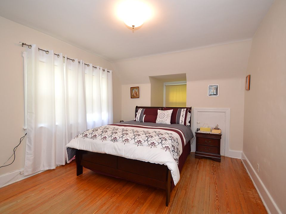 1st image of 151 N Greenwood Ave
