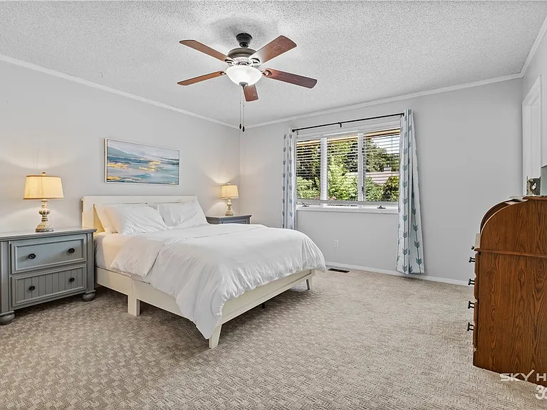 13 Yarmouth Dr — Photo 20