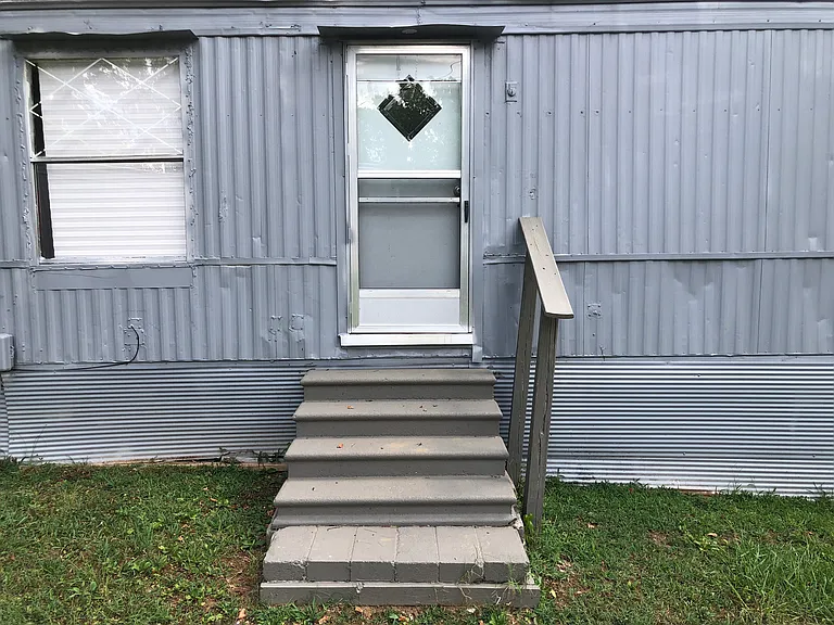 912 Kathleen Dr #12 — Photo 8