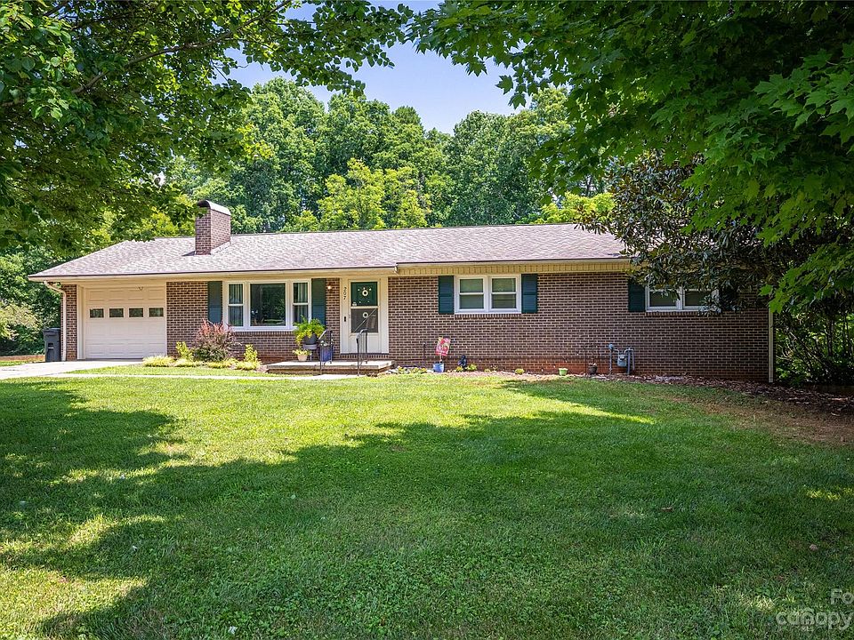 1st image of 207 Northwood Dr