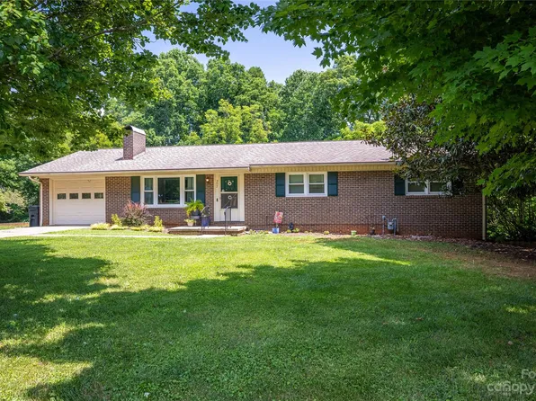 207 Northwood Dr, Morganton, NC 28655