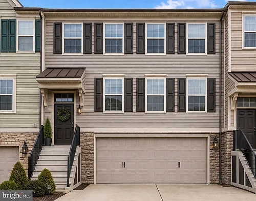 484 Rowan St Photo 1