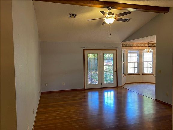 3rd image of 7 Jordan Ln