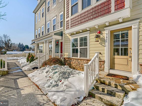 4th image of 305 Davage Ln