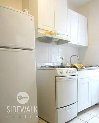 Rented by Sidewalk Realty LLC | media 3