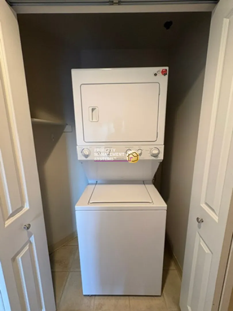 1 Bedroom Condo in Gateway! — Photo 4