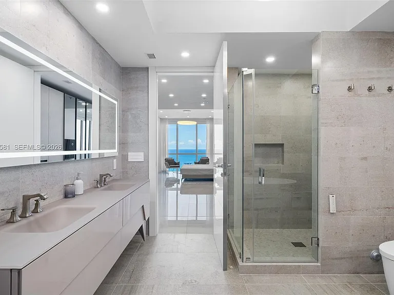 18201 Collins Ave #4606 — Photo 19