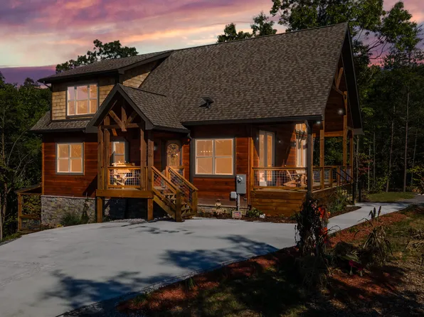 4385 Chamberlain Ln, Sevierville, TN 37862