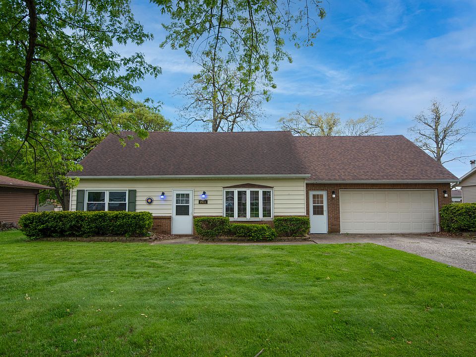 1st image of 2611 Crowsnest Dr