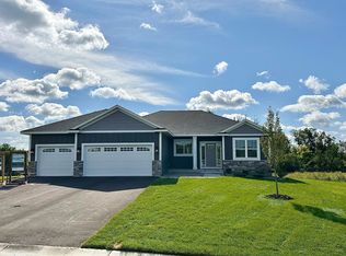 6839 Timberview Ct, Cannon Falls, MN 55009
