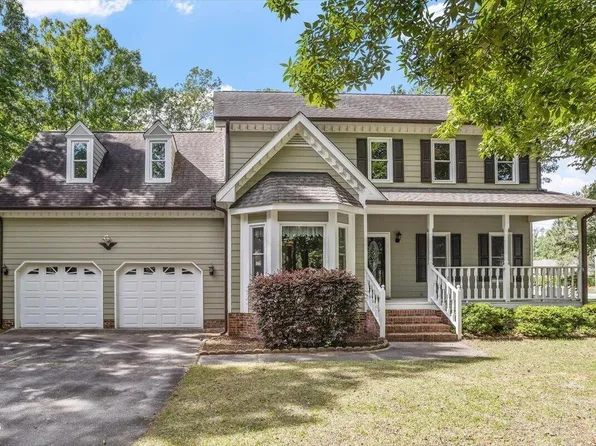 1200 Concordia Ct, Fuquay Varina, NC 27526