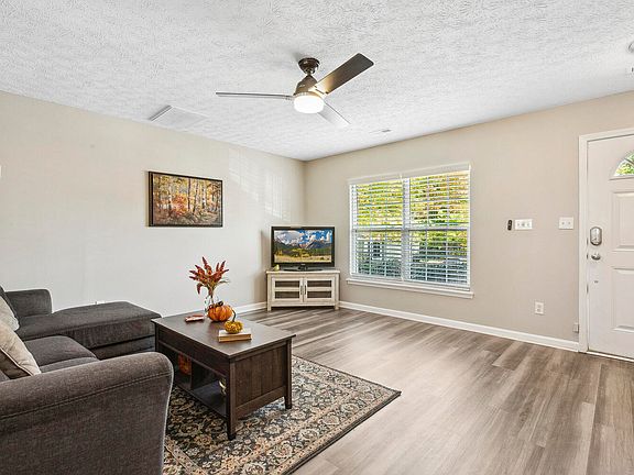 5th image of 3155 Ivey Wood Ln