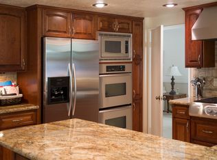 28892 White Oak Ln, Highland, CA 92346