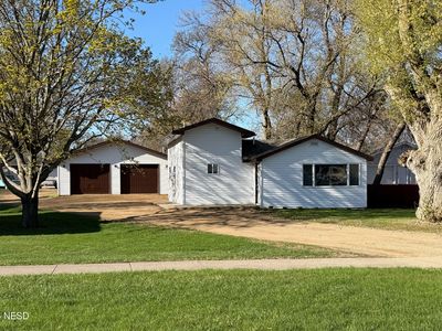 802 1st Ave NE, Watertown, SD, 57201