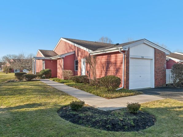 908 Drew Lane, Saint James, NY 11780