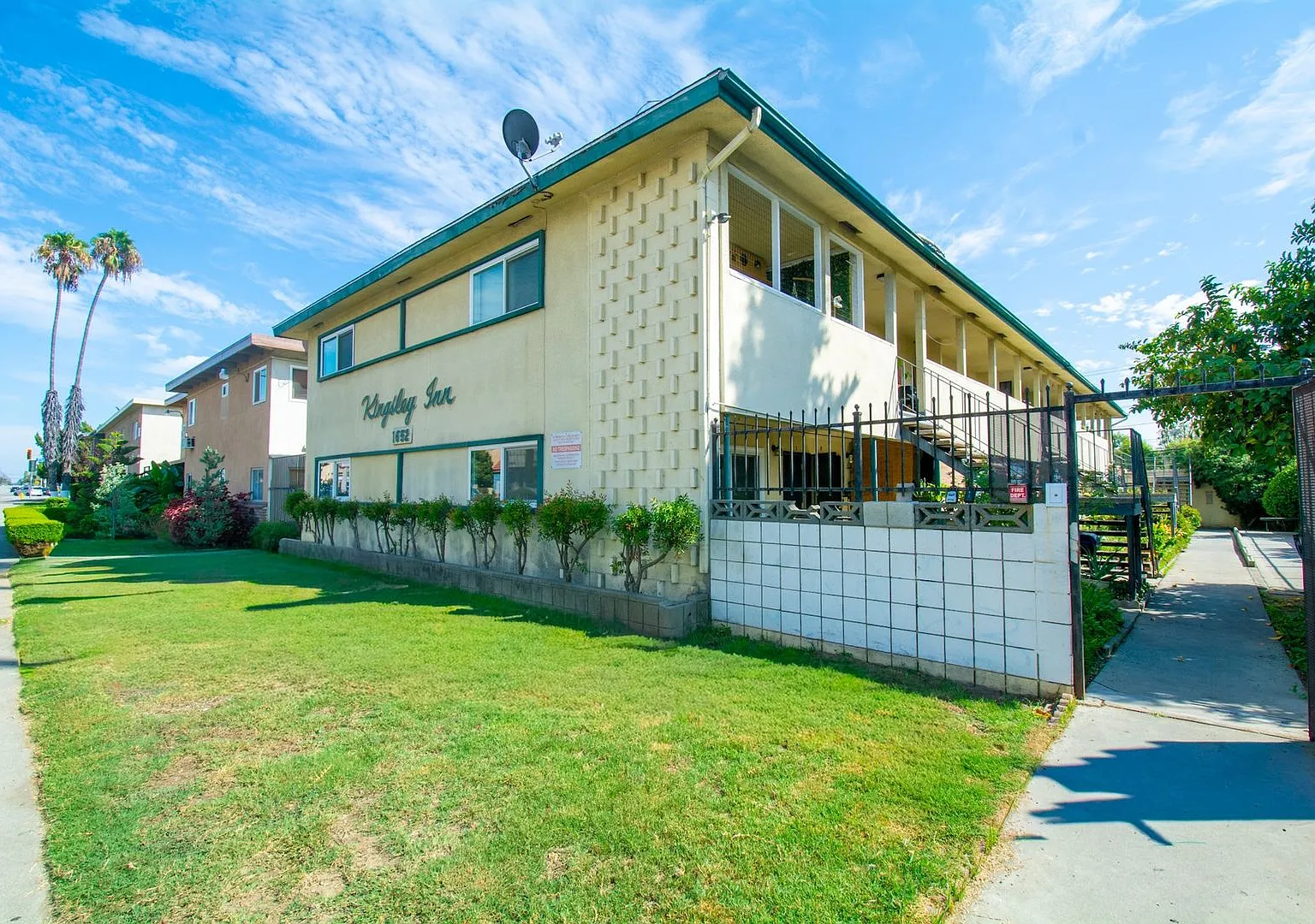 Fully Renovated 1-Bedroom Condo for $1,695 Water & Trash Included! — Photo 3