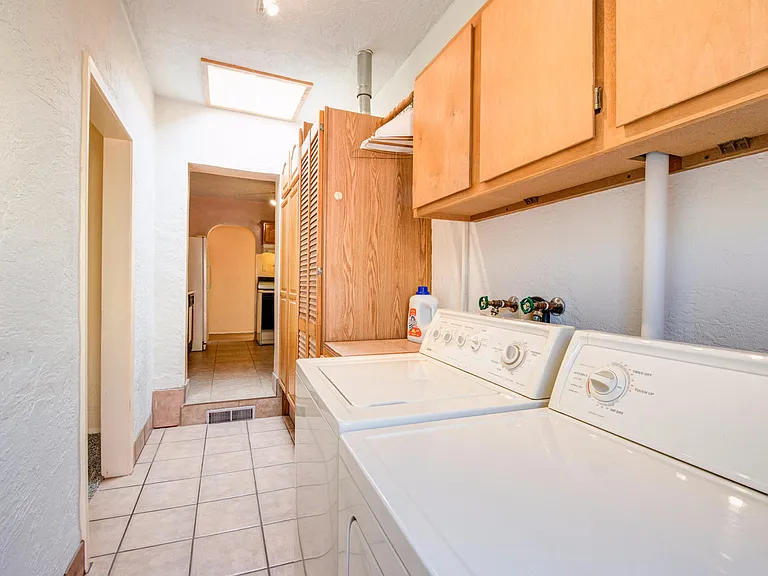 1804 Illinois St NE — Photo 5