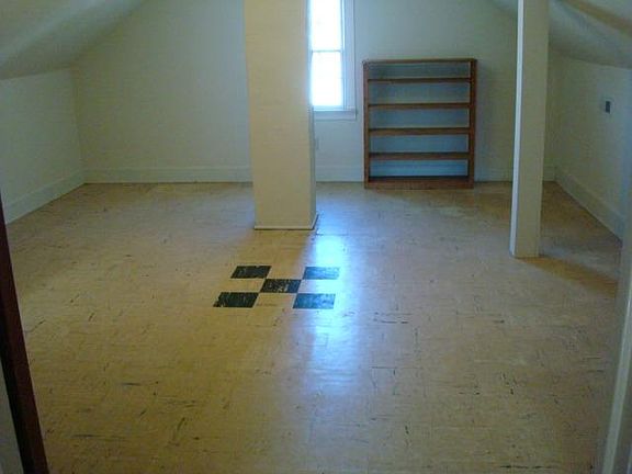 4th image of 309 McKinney St