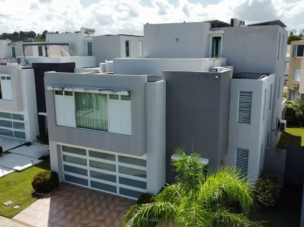 P4 Calle Flor De Tarn, Canovanas, PR 00729