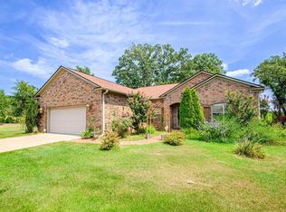 2 Creekwood Cv, Morrilton, AR 72110