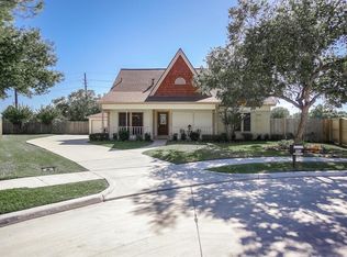 902 Sugarfield Ct, Sugar Land, TX 77498