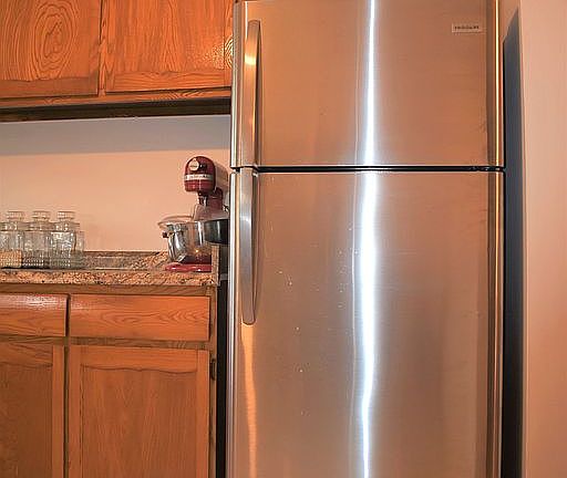 Kitchen 4 (new fridge 6/21)