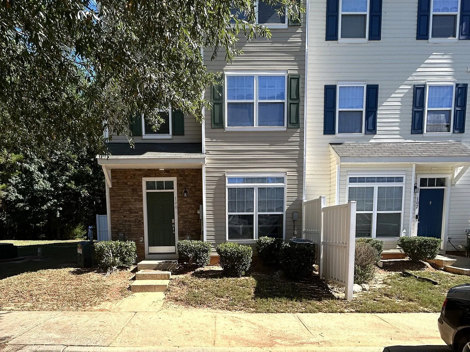 3 bed, 2.5 bath, 1740 sqft, $1,695 — Photo 2