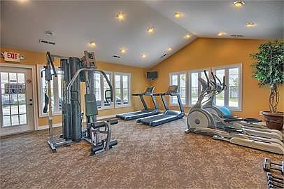 4th image of 7416 Cayman Ln