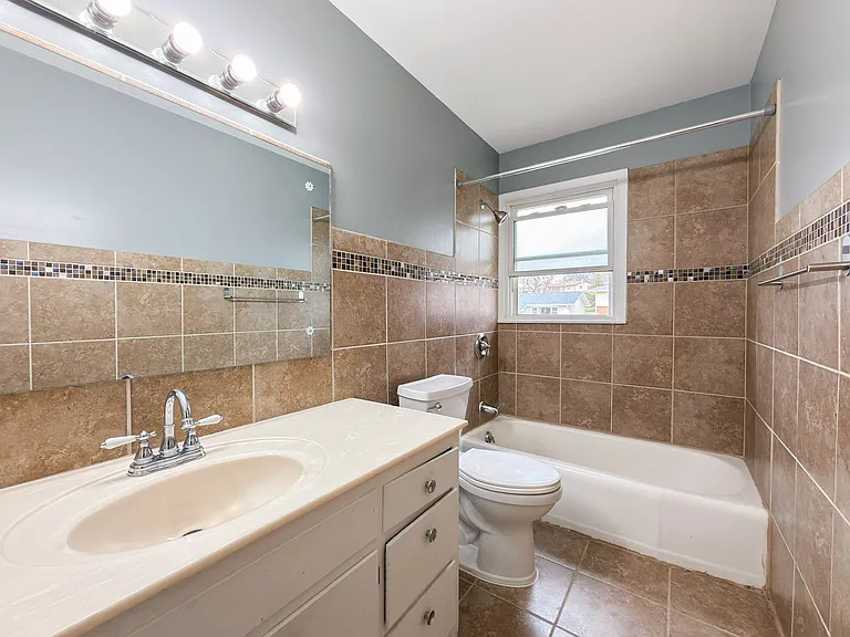 5029 Arbor Cir — Photo 11