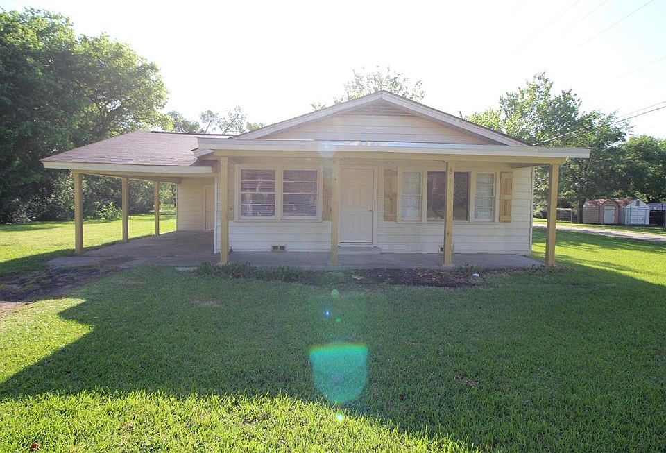1st image of 400 N Waldrip St