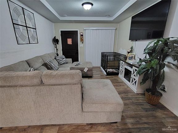 3rd image of 9913 Daniec St